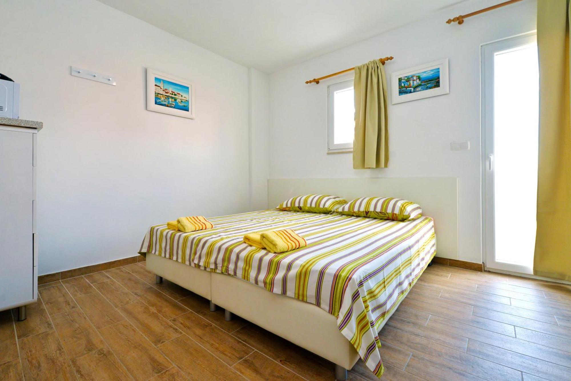 Apartments Goranka 2 Murter Extérieur photo